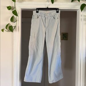 Levi’s High Waisted Wide Leg Cropped Cargo Pockets Jeans Women’s Size 28